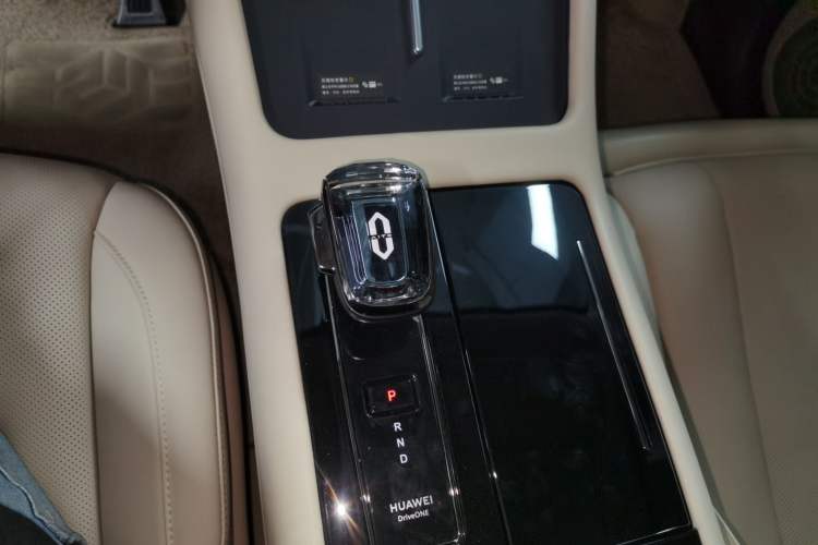 Used Hima AITO M7 2024 1.5T Intelligent Drive Rear-Drive Ultra Version 5 Seats Gear Lever