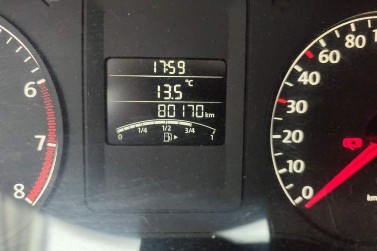 Used Volkswagen Sagitar 2012 1.6L Manual Comfort Model Odometer Close Up