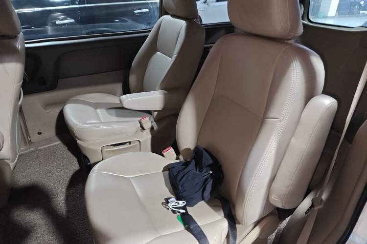 Used Buick GL8 2014 2.4L Classic Edition Left Rear Seat