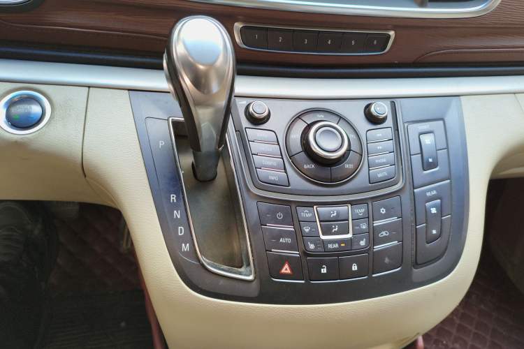 Used Buick GL8 2014 3.0L GT Luxury Business Haoya Edition