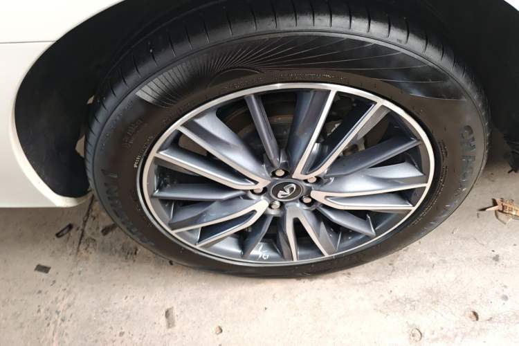 Used Infiniti QX60 2018 2.5 S/C Hybrid Two-Wheel-Drive Excellence Edition China VI Standard Right Rear Wheel Hub