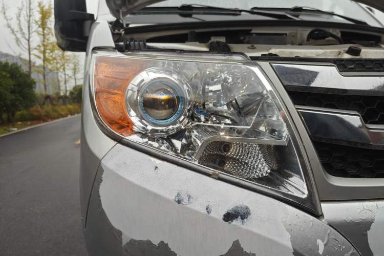 Used Dongfeng Yufeng Yufeng 2020 2.3T Economy Standard Edition Logistics Vehicle Short Wheelbase Mid-Roof Design 5-9 Seats WP2.3
