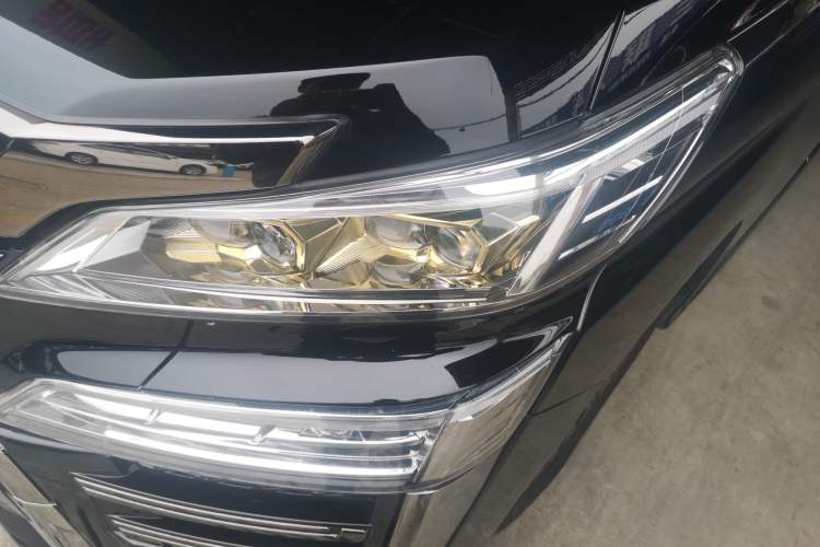 Used Toyota Vellfire 2023 Crown Dual-Engine 2.5L HV Ultimate Edition
