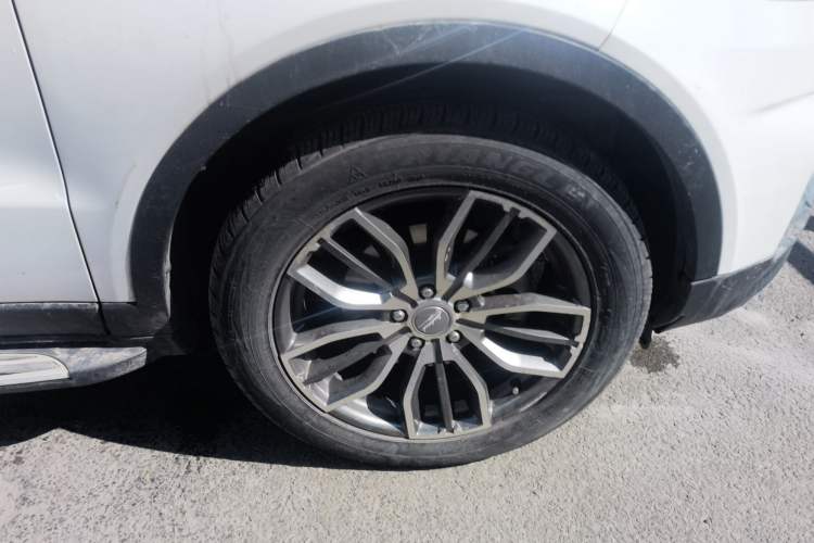 Used Land X7 2018 Geely Jingyue 1.5T Panoramic Luxury Model Right Front Wheel Hub