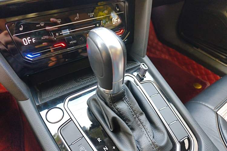 Used Volkswagen Magotan 2021 330TSI DSG 30th Anniversary Edition Gear Lever