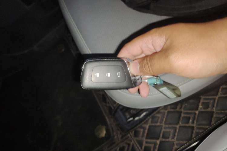 Used Baojun KiWi EV 2021 Artist Model Lithium Iron Phosphate Vehicle Key