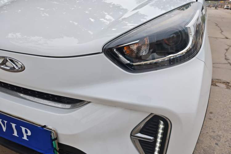 Used Chery QQ Little Ant 2022 Restyled Version Sweet Pink Edition Half-Sugar Version 30.6 kWh 30 kW 301 km Left Front Headlight