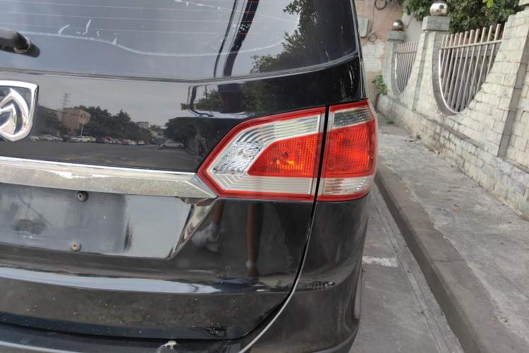 Used Baojun 730 2014 1.5L Manual Luxury Navigation ESP Version 7 Seats