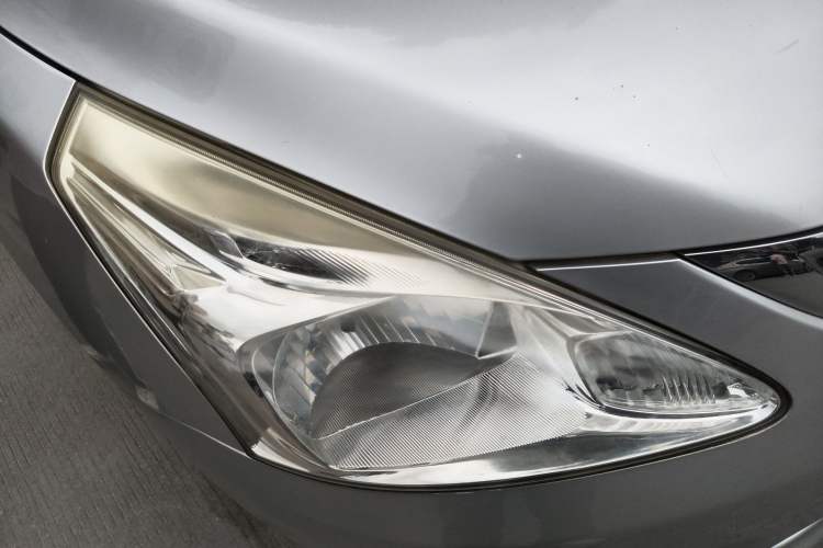 Used Nissan Tiida 2011 1.6L CVT Comfort Model Right Front Headlight