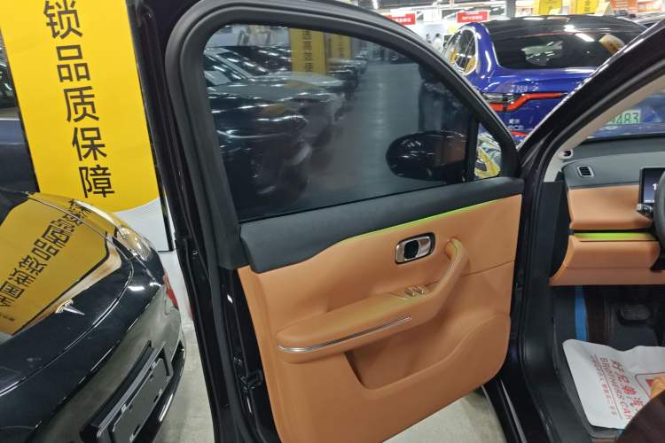 Used Leapmotor C16 2024 Range-Extended 200 LiDAR Edition Interior 7