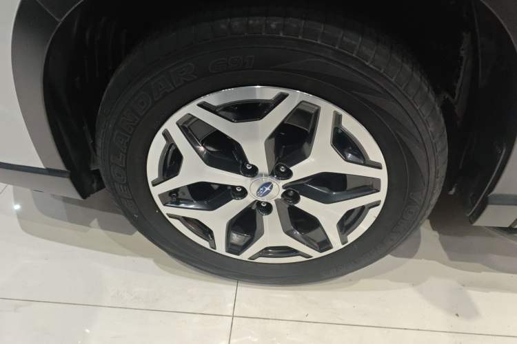 Used Subaru Forester 2019 2.0i Luxury Edition Exterior 4