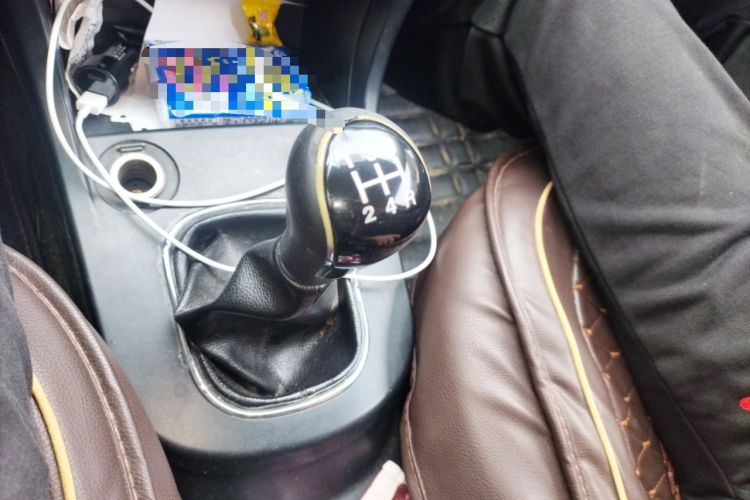 Used Dongfeng Fengon 360 2015 1.5L Manual Luxury 7-Seater China IV Standard
