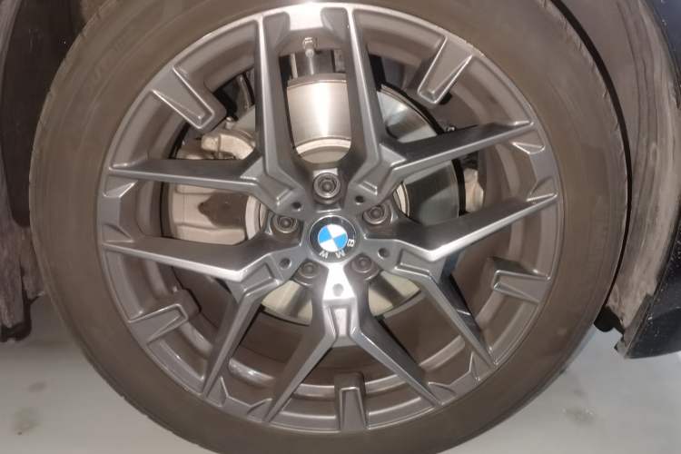 Used BMW 3 Series 2025 330i M Sport Night Edition Package Right Front Wheel Hub