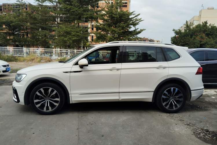 Used Volkswagen Tiguan L 2021 330TSI Automatic Two-Wheel Drive R-Line Enhanced Edition