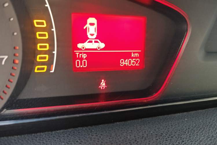 Used Roewe 550 2013 Classic Edition 550 1.8L Manual Luxury Model
