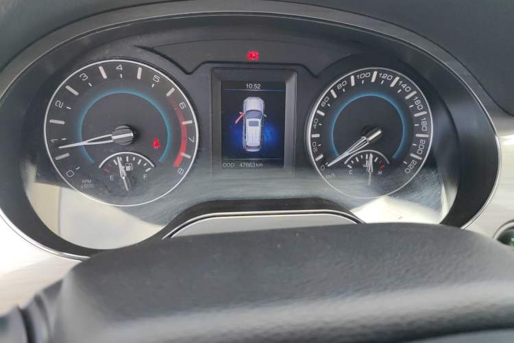 Used Haval H2 2014 1.5T Manual Two-Wheel Drive Elite Edition Odometer Close Up