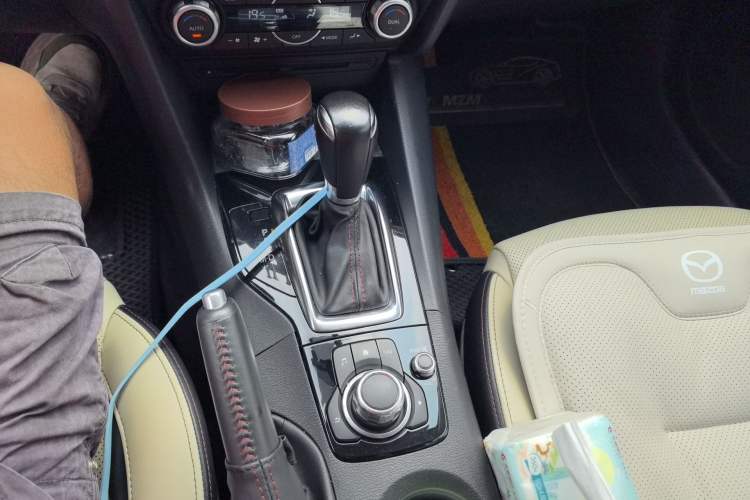 Used Mazda 3 Axela 2014 Sedan 2.0L Automatic Sport Model Gear Lever