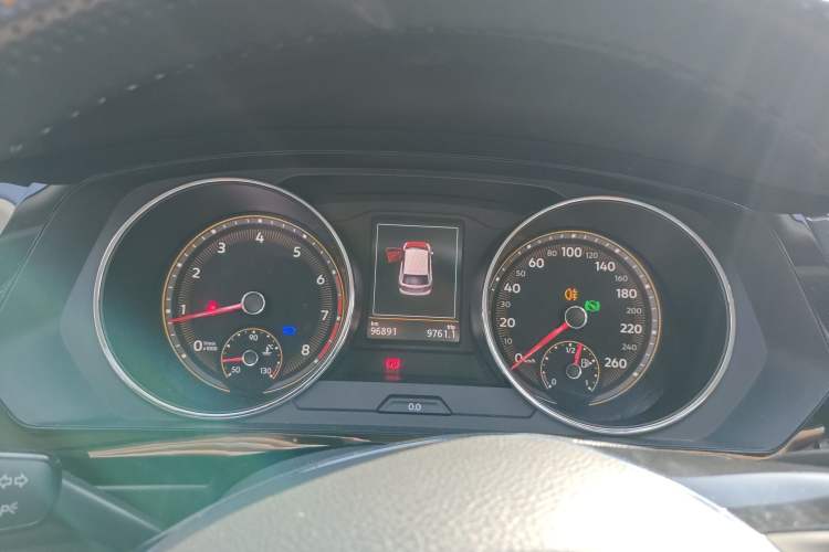 Used Volkswagen Tiguan L 2020 330TSI Automatic Two-Wheel Drive Smart Luxury Edition China VI Standard Instrument Cluster