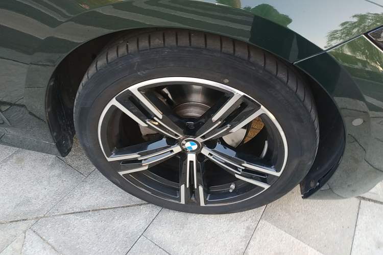 Used BMW 4 Series 2022 425i M Sport Package Right Front Wheel Hub