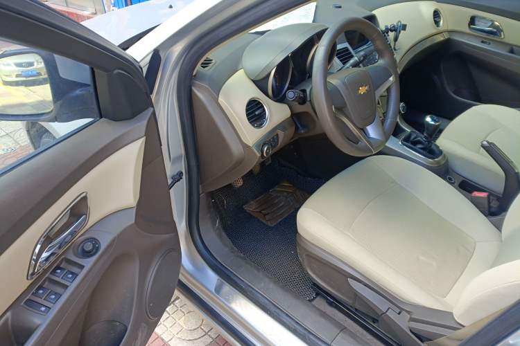 Used Chevrolet Cruze 2015 1.5L Classic SL MT
