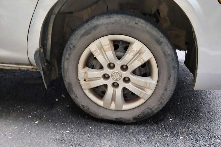 Used FORTHING Lingzhi 2014 M3 1.6L 7-seater Standard Model
