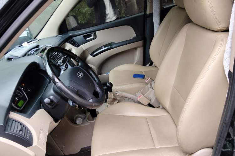 Used Kia Sportage 2012 2.0L Manual Two-Wheel Drive GL Trim