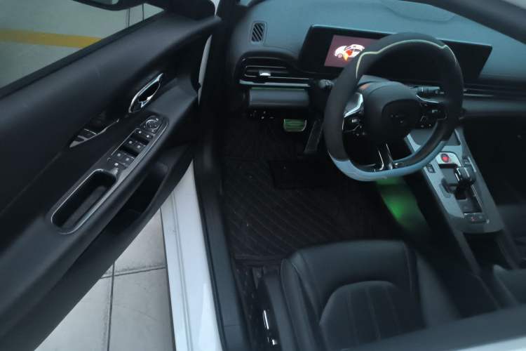 Used GAC Trumpchi EMPOW 2022 270T DCT J16 R-Style Track Edition