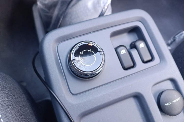 Used Wuling Yangguang 2025 Model 400km Bus Edition—Comfort Edition