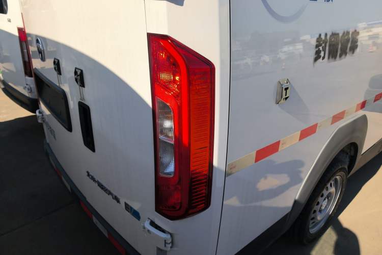 Used Foton Intelligent Blue Elf E7 2024 Facelifted All-Electric Van Flat Roof 2 Seats Evey Lithium Energy 41.86 kWh