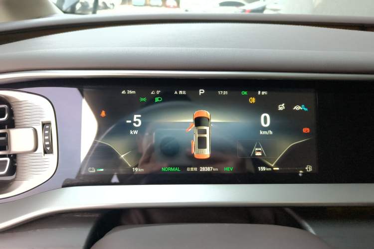 Used Denza D9 2024 DM-i 980 Four-Wheel Drive Flagship Model
