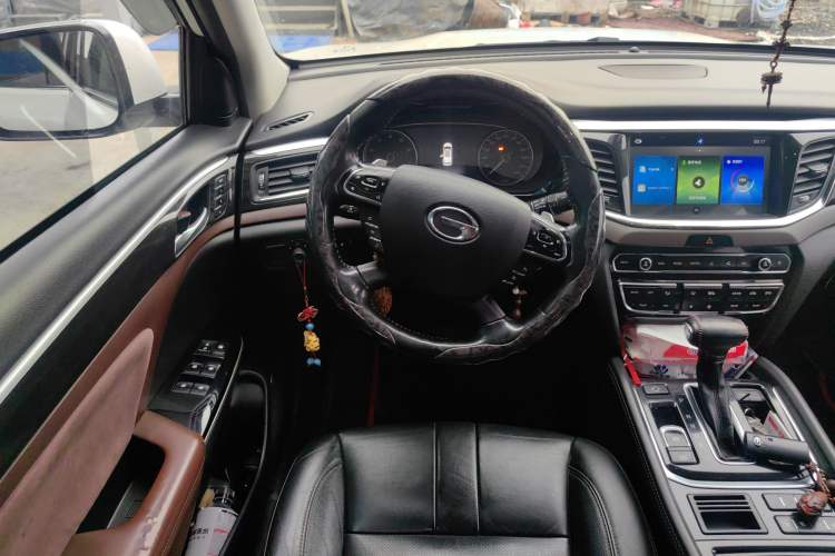 Used GAC Trumpchi GS8 2017 320T Two-Wheel Drive Luxury Smart Connectivity Version (7 Seats)