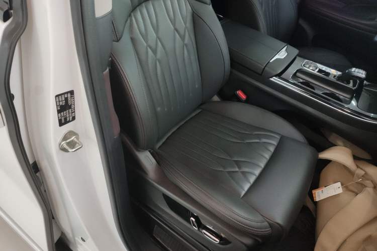 Used GAC Trumpchi M8 2024 Master Series 400T Ultimate Edition Right Front Seat