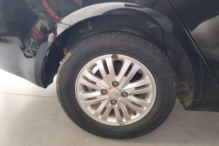 Used Kia K2 2012 Sedan 1.4L MT GLS Commemorative Edition