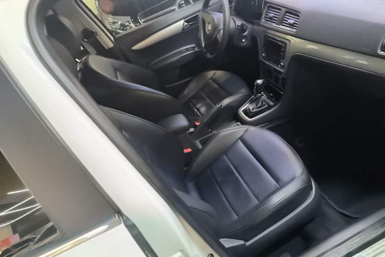 Used Volkswagen Gran Lavida 2013 1.6L Automatic Comfort Model Right Front Seat