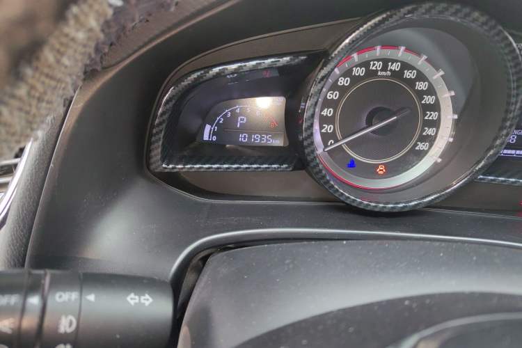 Used Mazda 3 Axela 2014 Sedan 1.5L Automatic Prestige Model