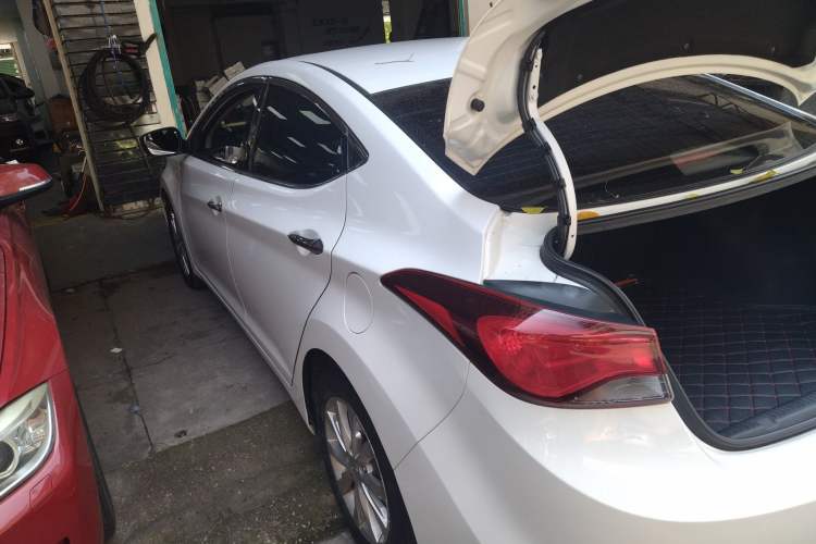 Used Hyundai Elantra (5th Generation / Langdong) 2016 1.6L Automatic Prestige Model Rear Left 45 Deg