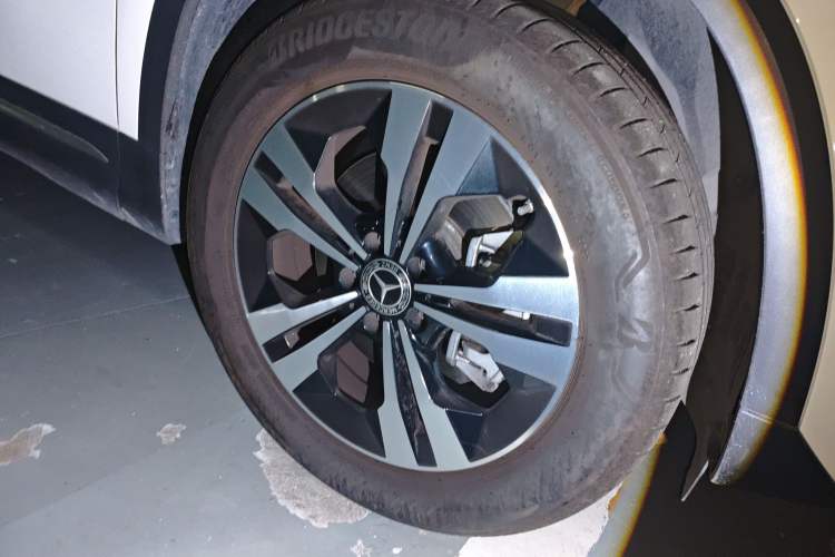 Used Mercedes-Benz GLA 2023 GLA 220 Right Front Wheel Hub