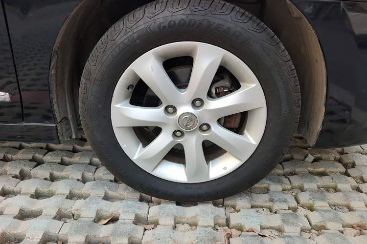 Used Nissan Sylphy 2012 Classic 1.6XE Manual Comfort Edition Right Front Wheel Hub