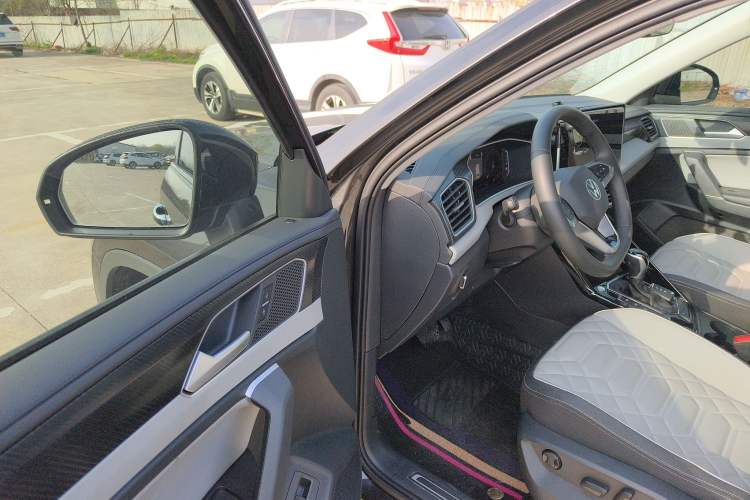 Used Volkswagen Tayron 2024 300TSI Two-Wheel-Drive Luxury Plus Advanced Version Driver Seat