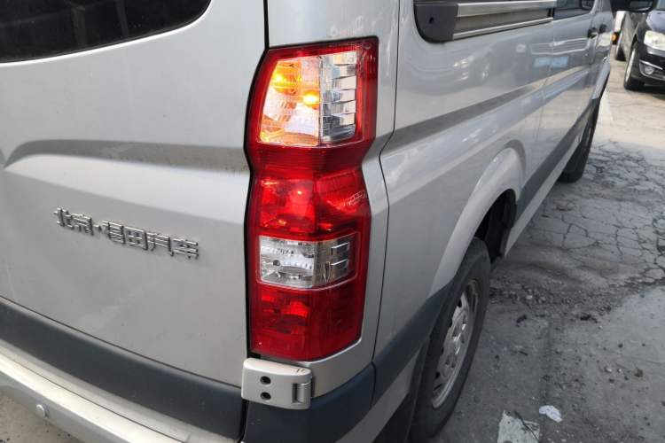 Used Foton Toano 2022 2.0T Manual Urban Edition Short Wheelbase Mid-Height Design Rear Single Tire 5/6/9-Seater Configuration 4F20TC3
