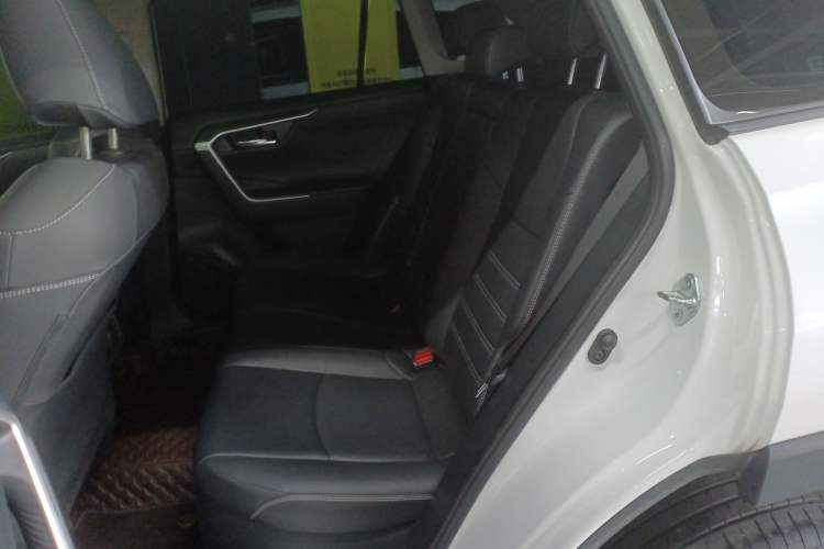 Used Toyota RAV4 2023 Dual-Engine 2.5L E-CVT Two-Wheel Drive Elite Plus Edition Left Rear Seat