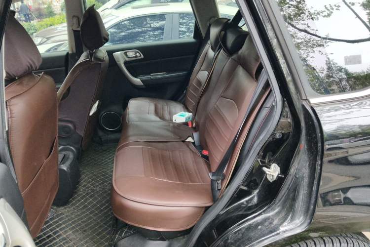 Used Haval H6 2016 Upgraded Model 1.5T Manual Two-Wheel Drive Urban Version Left Rear Seat