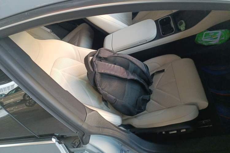 Used Nio ET5T 2025 75 kWh Touring Right Front Seat