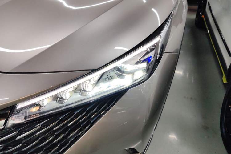 Used Roewe RX5 2023 1.5T Luxury Sliding-Screen Version
