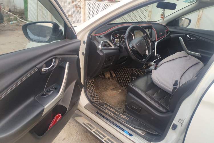 Used Venucia T90 2017 2.0L CVT Smart Edition Driver Seat