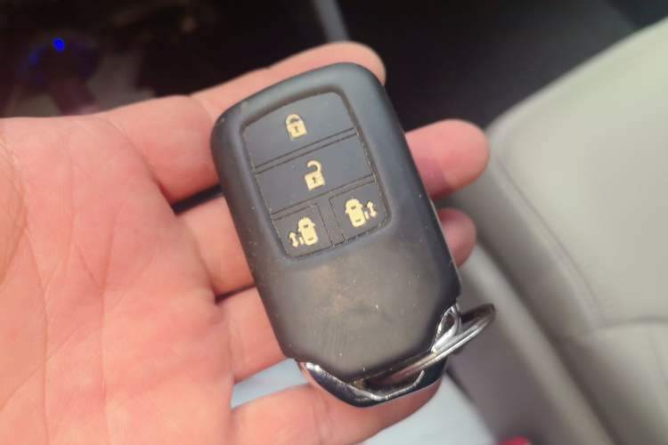 Used Honda Odyssey 2015 Revised 2.4L Luxury Edition
