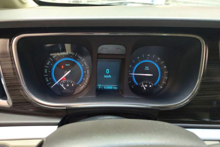 Used Buick GL8 2013 3.0L GT Luxury Business Haoya Edition
