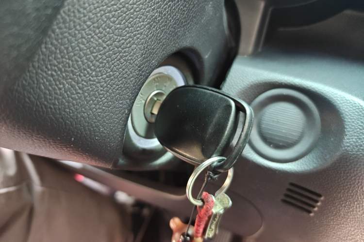 Used CHANGAN OSHAN X70A 2019 1.5L Manual Basic Version China VI Standard
