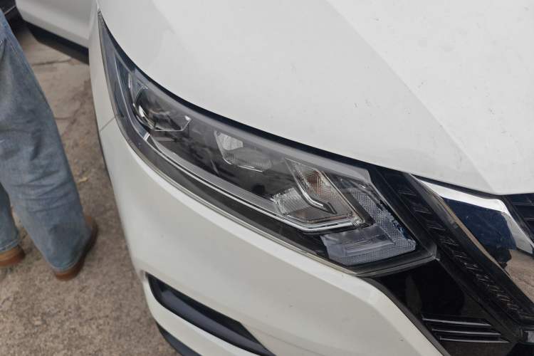 Used Nissan Qashqai 2019 2.0L CVT Smart Enjoyment Version Right Front Headlight