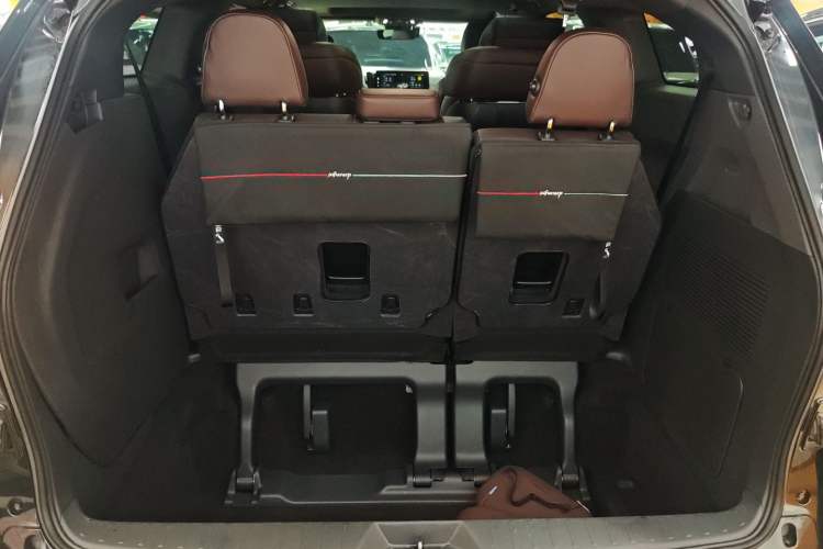 Used Toyota Granvia 2024 2.5L Hybrid Prestige PLUS Four-Wheel Drive Version